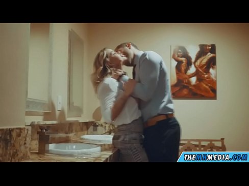 ❤️ Nalika pirang busty seduces anjeun dina restroom umum ❤️❌ porno dina su.doujin-sexy.ru ❤